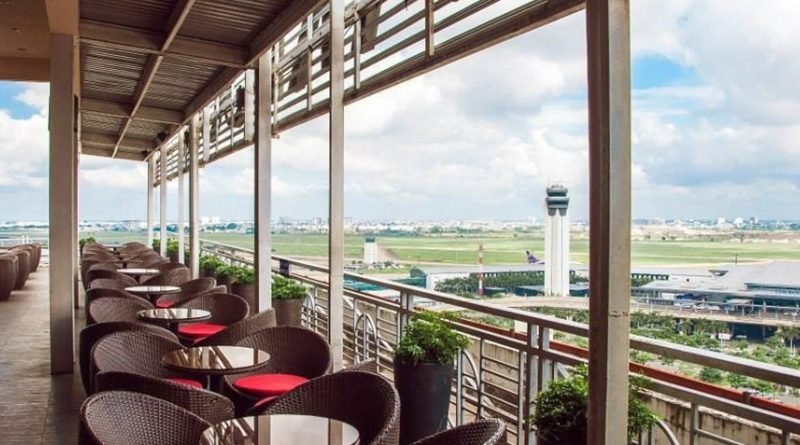 quan-cafe-gan-san-bay-noi-bai